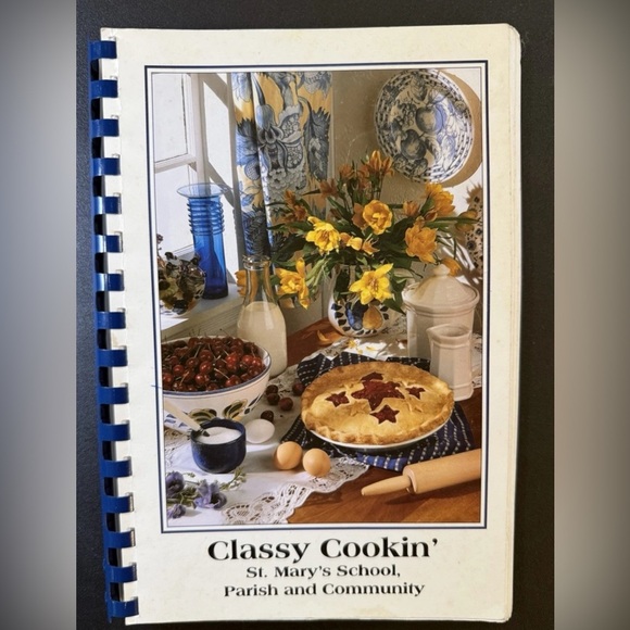 Vtg ST. Mary's School Parish Community Classy Cookin COOKBOOK 1995 Rochester NY - Picture 1 of 6